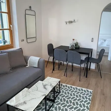 In Velden Am Woerthersee, 3 *